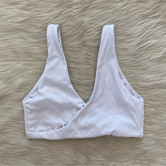 Maaji White Ribbed Pink Floral Reversible Jane Twisted Bikini Top Swimsuit - Picture 4 of 13